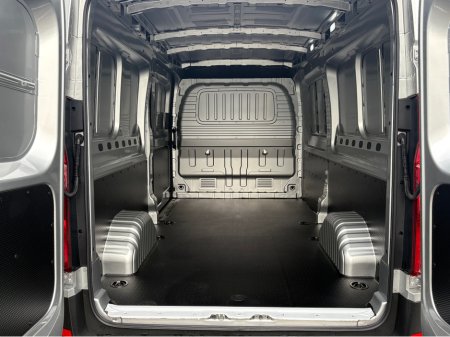 2025 Maxus Deliver 9 PV LH FWD BASE EVIE €27,950 thumbnail