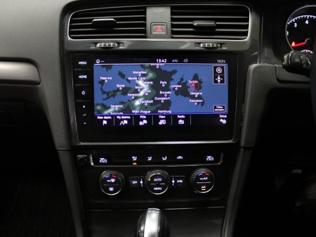 2017 Volkswagen Golf 1.2 TSI COMFORTLINE €16,450 thumbnail