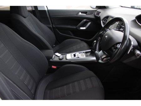 2017 Peugeot 308 - thumbnail 11