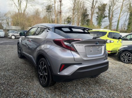 2018 Toyota C-HR 1.8 HYBRID LUNA €18,900 thumbnail