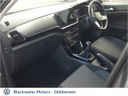 2025 Volkswagen T-Cross - view 4