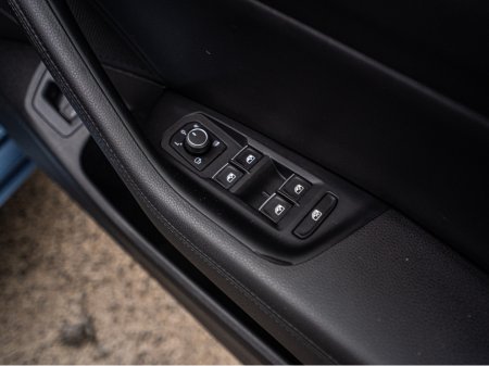 2017 Volkswagen Passat 2017 Passat HIGHLINE/96k km/New NCT/1yr warranty €17,888 thumbnail