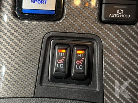 2019 Mitsubishi Outlander 2.4 AUTOMATIC HYBRID - ALLOY WHEELS - ELECTRIC SEATS - HEATED SEATS - HEATED STEERING WHEEL - HEATING / AC CONTROLS - REVERSE CAMERA - MULTI FUNCTION €21,950 thumbnail