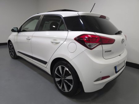 2015 Hyundai i20  €10,950 thumbnail
