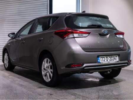 2017 Toyota Auris HYBRID LUNA 4DR AUTO €15,950 thumbnail