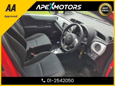 2014 Toyota Yaris - thumbnail 13