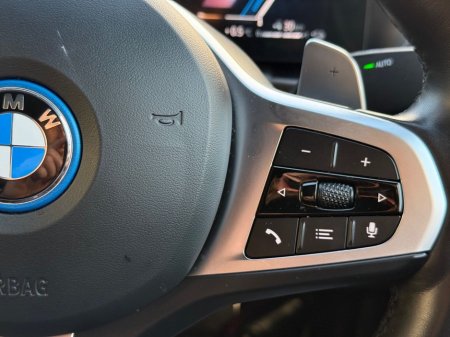 2024 BMW 3 Series - thumbnail 18