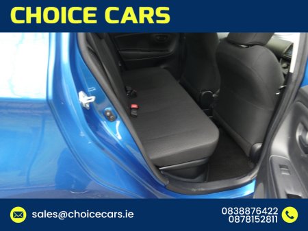 2017 Toyota Yaris - thumbnail 7