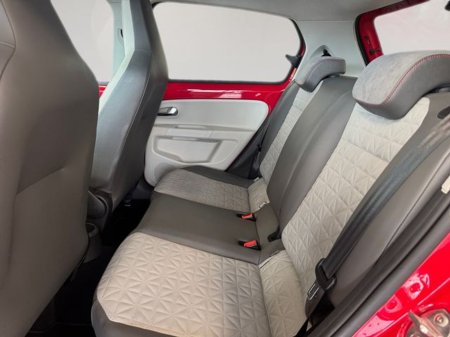 2017 Volkswagen up! - thumbnail 16