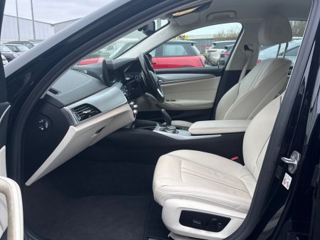 2021 BMW 5 Series 520d SE Saloon €38,950 thumbnail