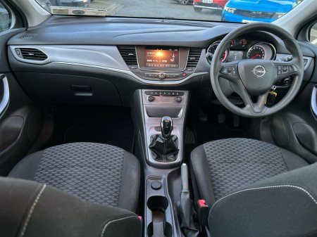 2016 Opel Astra SC 1.4 I 100PS 5DR thumbnail