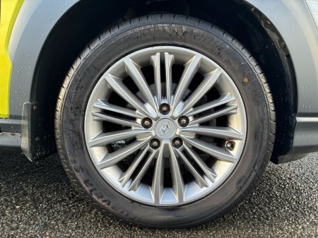 2019 Hyundai Kona KAUAI 2WD EXECUTIVE 5DR €17,950 thumbnail