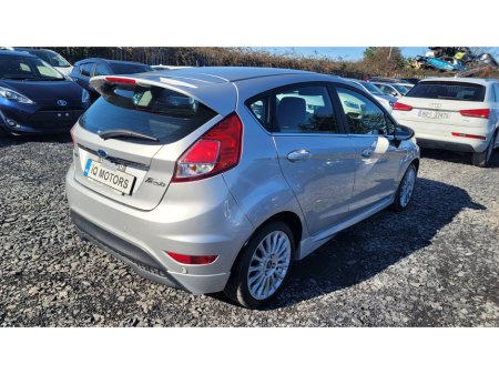 2016 Ford Fiesta - thumbnail 6