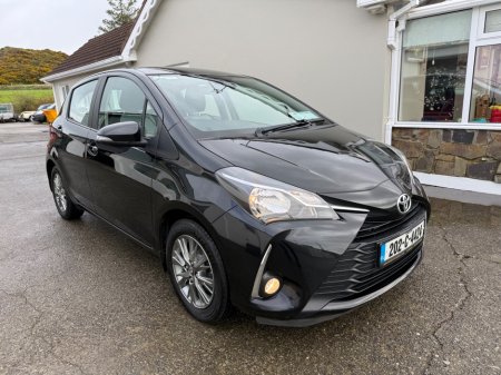 2020 Toyota Yaris - photo 2