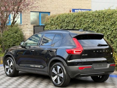2022 Volvo XC40 - thumbnail 7