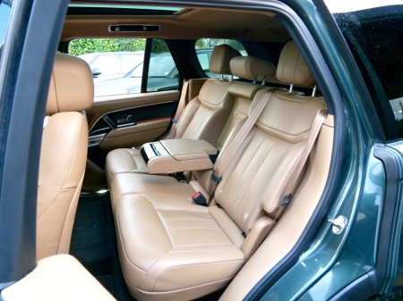 2024 Land Rover Range Rover SWB 3.0 I6 PHEV SE €128,950 thumbnail