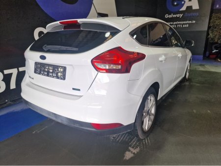 2015 Ford Focus - thumbnail 9