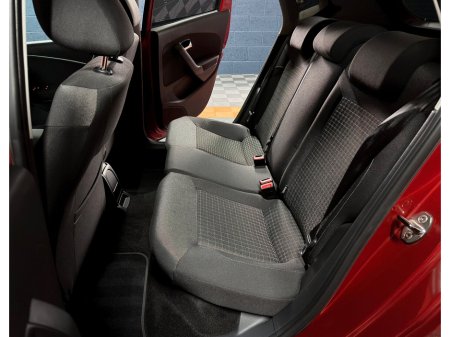 2016 Volkswagen Polo - thumbnail 37