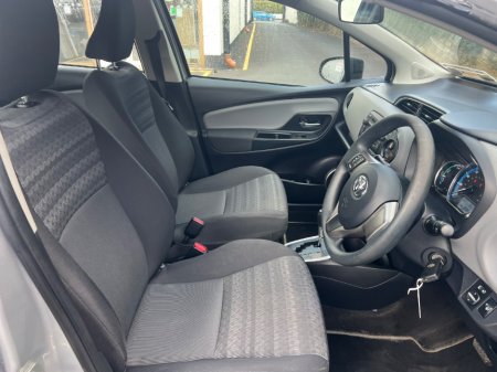 2016 Toyota Yaris - thumbnail 21