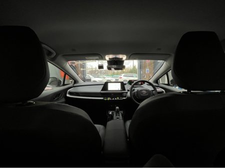 2025 Toyota Prius - thumbnail 13