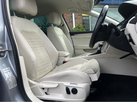 2018 Volkswagen Passat - thumbnail 22