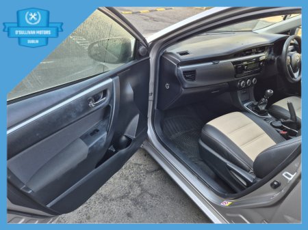 2015 Toyota Corolla - thumbnail 15