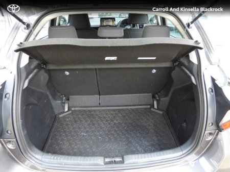 2023 Toyota Yaris Hybrid Luna €23,950 thumbnail