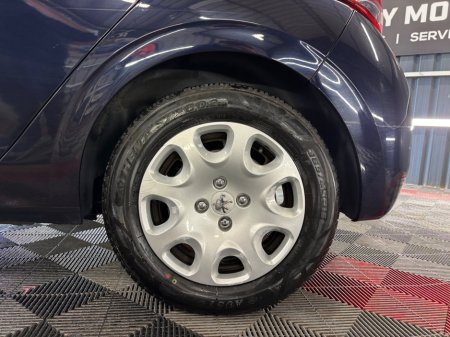 2016 Peugeot 208 - thumbnail 15