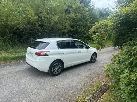 2015 Peugeot 308 1.2  5DR AUTO €11,899