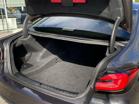 2022 BMW 5 Series - thumbnail 13