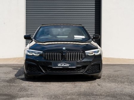 2022 BMW 5 Series - thumbnail 2