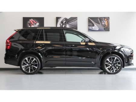 2022 Volvo XC90 RECHARGE T8 ULTIMATE DARK AWD €59,899 thumbnail