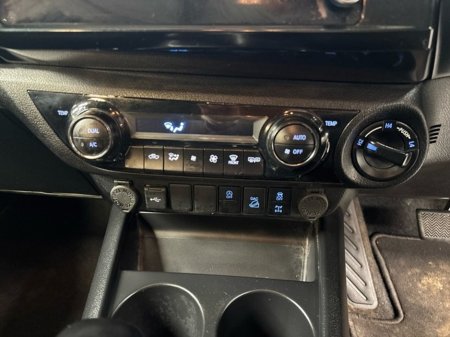 2024 Toyota Hilux - thumbnail 15