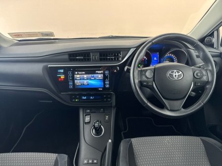 2018 Toyota Auris HYBRID LUNA SPORT €18,450 thumbnail