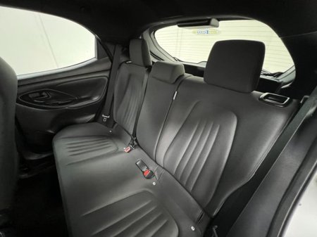 2021 Toyota Yaris - thumbnail 4