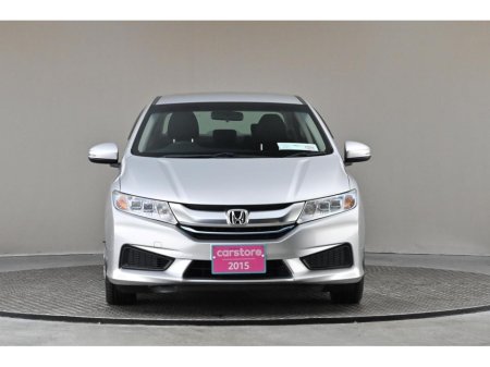 2015 Honda Grace - thumbnail 2