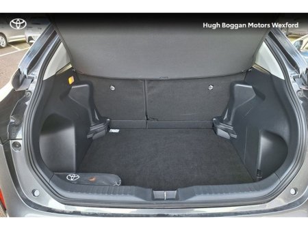 2025 Toyota Yaris Cross CROSS LUNA HYBRID €30,995 thumbnail