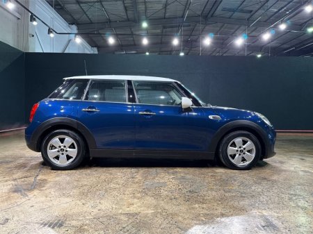 2017 MINI Cooper 1.5 AUTOMATIC - BLUE 2 TONE - FACTORY ALLOY WHEELS - REAR CAMERA €14,950 thumbnail