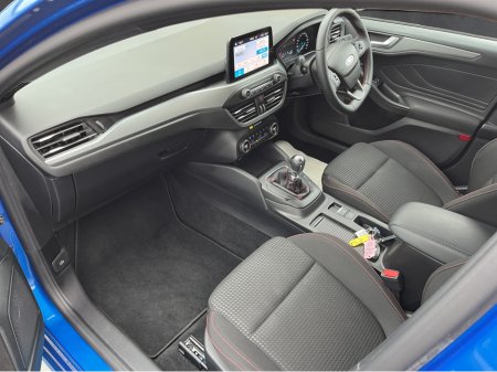 2023 Ford Focus - thumbnail 18