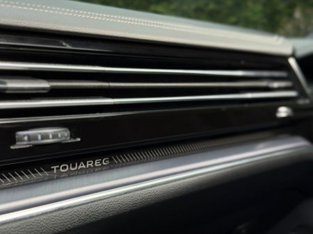 2025 Volkswagen Touareg - thumbnail 9