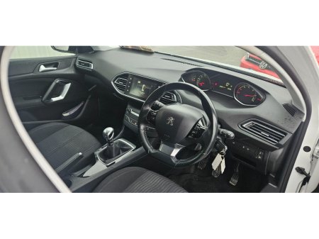 2016 Peugeot 308 - thumbnail 23