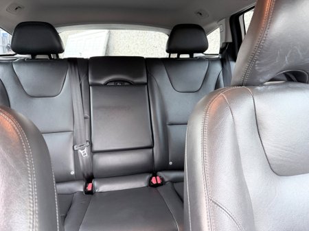 2015 Volvo V60 - thumbnail 16