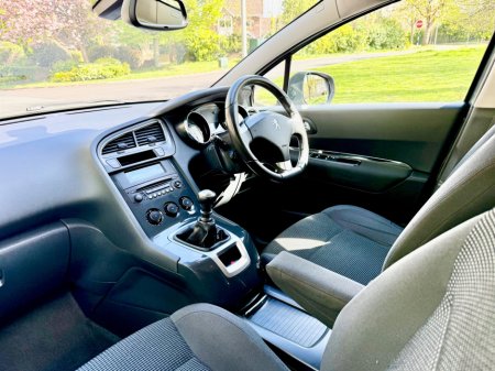 2016 Peugeot 5008 - thumbnail 14