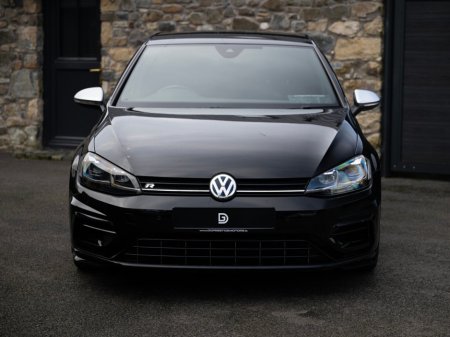 2018 Volkswagen Golf - view 2