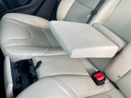 2018 Volvo V40 - thumbnail 24