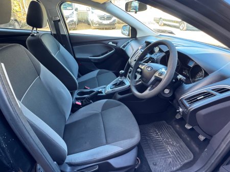 2012 Ford Focus - thumbnail 16