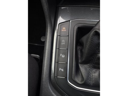 2018 Volkswagen Tiguan - thumbnail 35