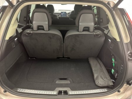 2026 Volvo XC90 - thumbnail 9