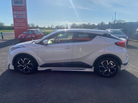 2017 Toyota C-HR - thumbnail 4