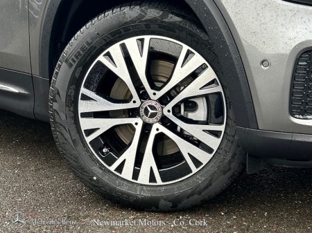 2025 Mercedes-Benz GLB - view 2